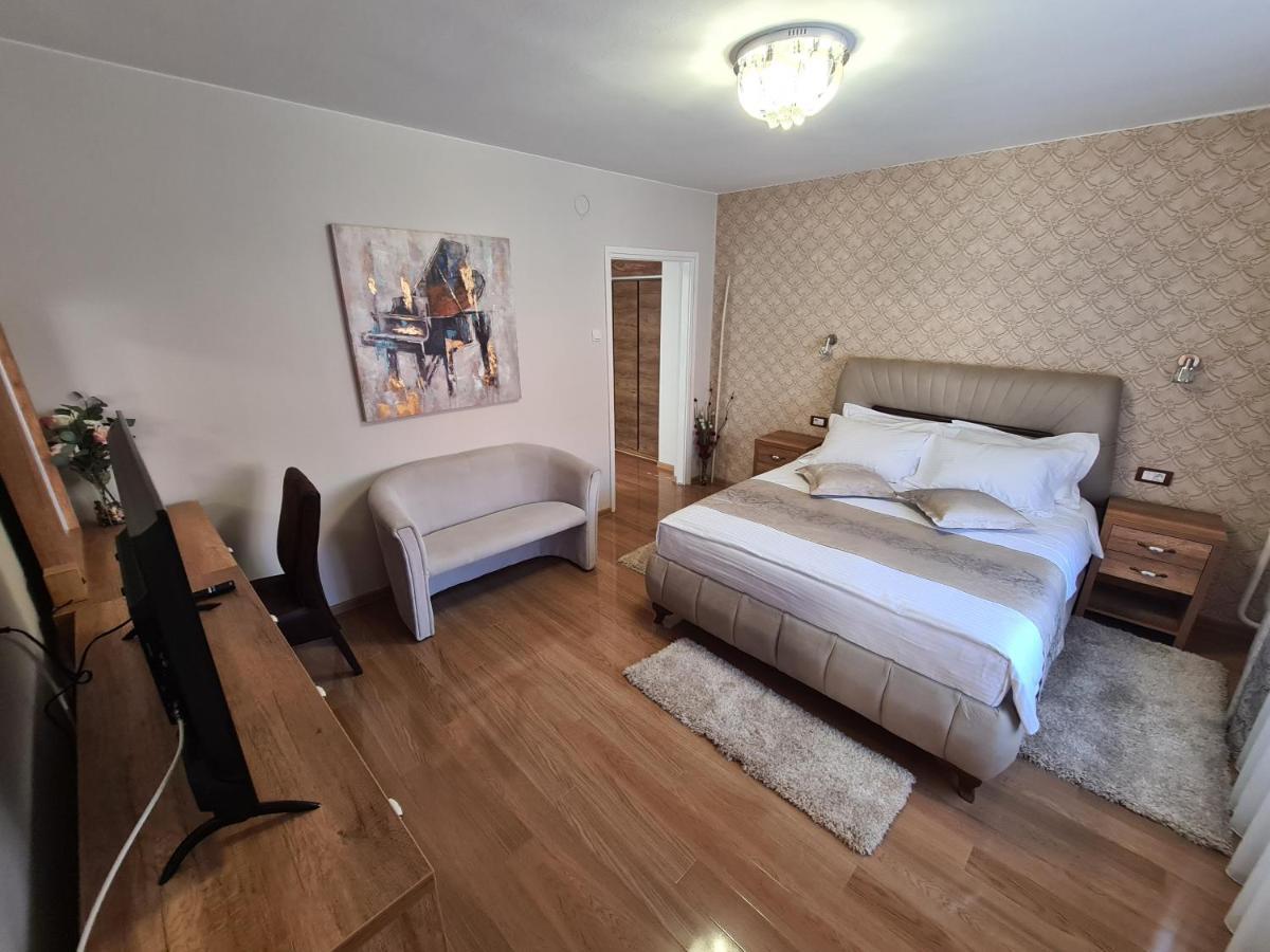 Apartmani Rajin Вршац Екстер'єр фото